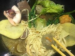 -万记麻辣烫国展总店