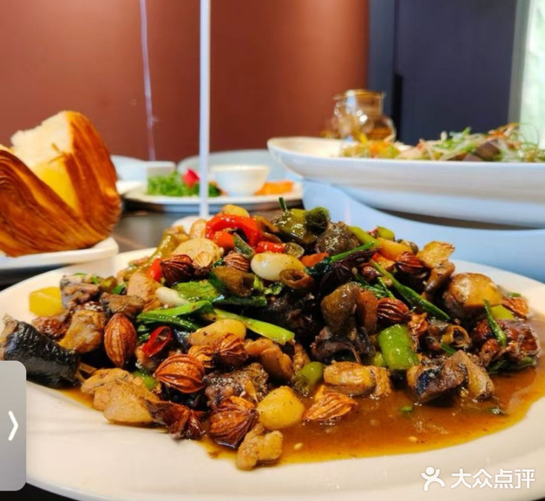 【美食探险家召集令】快来菻枝融合菜餐厅打卡！