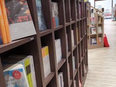-钟书阁(群光广场店)