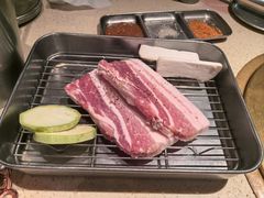 -蚂蚁洞·烤肉大营地(上海静安大悦城店)