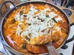 -亲昵春川鸡排(韩国美食街店)