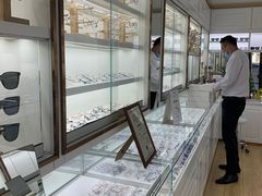 -翰佐蔡司小乐圆·依视路星趣控·暴龙眼镜折扣店