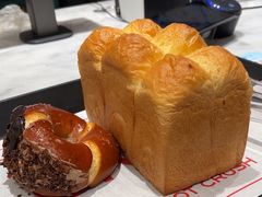 -HOT CRUSH趁热集合·现烤面包(环球港店)