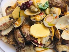 川香爆花蛤-小丫头餐厅·江浙菜·烧烤(灵隐店)