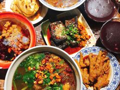 -爆炸头阿姨小四川正宗川味小吃(无任何分店)