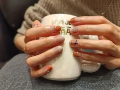 -悦指间美甲美睫