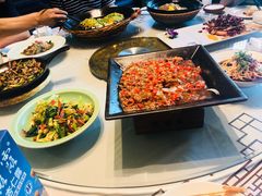 -阿瓦山寨·湘菜现炒·剁椒鱼头王(咸阳总店)
