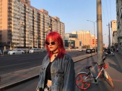 -变画·发型STUDIO