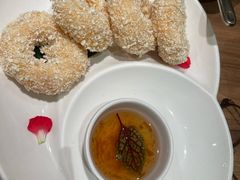 炸虾饼配泰国梅子酱-帕蓝·暹罗料理(大学路店)