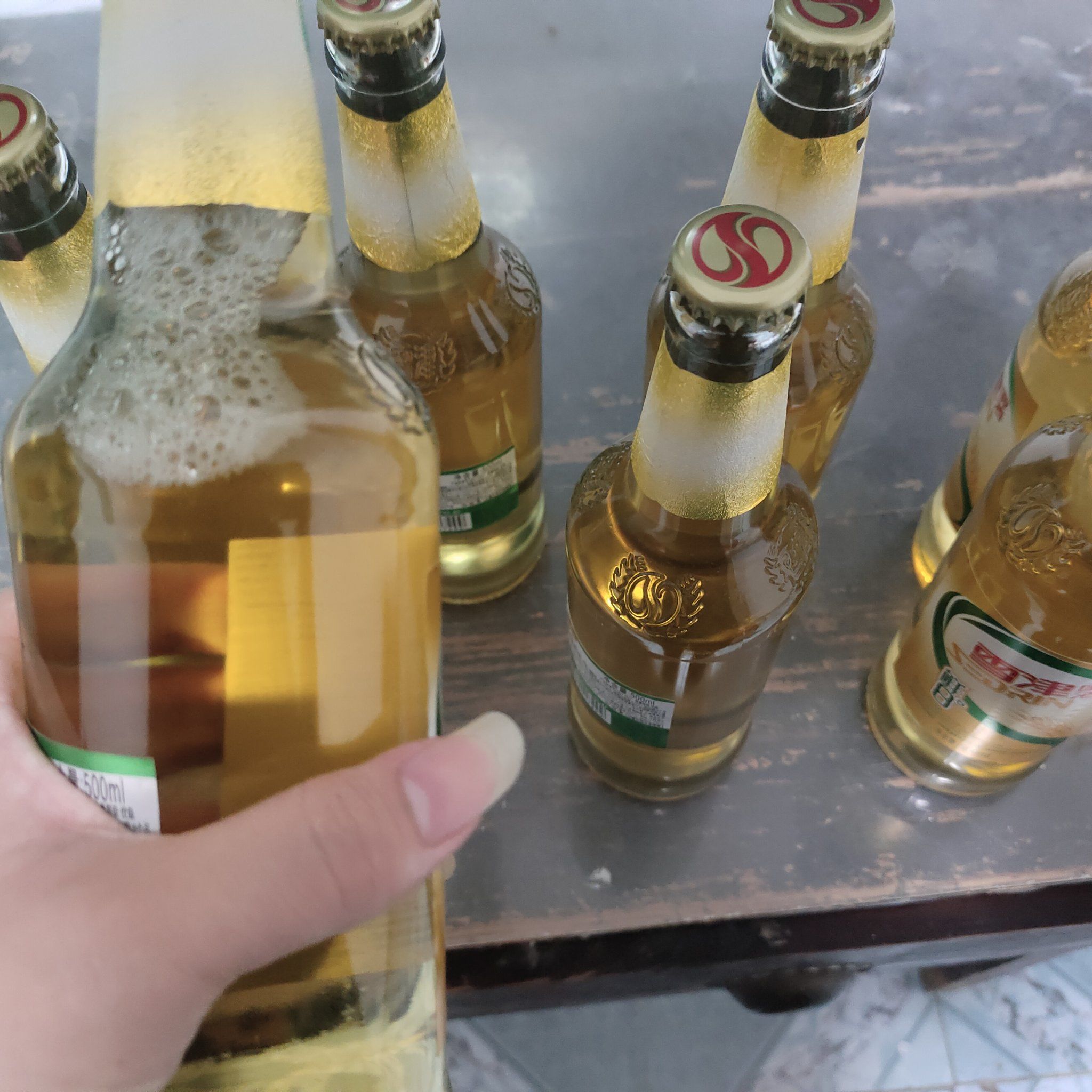 瓶中啤酒的悠闲时刻