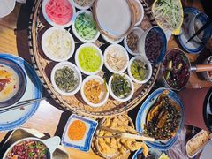 -包整·丝娃娃(一览甲秀楼风景店)