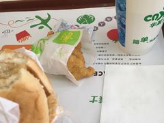 -华莱士·全鸡汉堡(艳粉店)