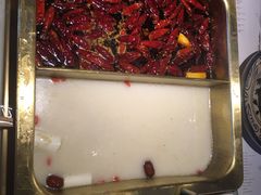 -尚尚仙·酸汤猪手·猪肚鸡火锅(华联万柳购物中心店)