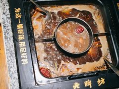 -老牌坊云南鱼豆花火锅(哈西万达店)