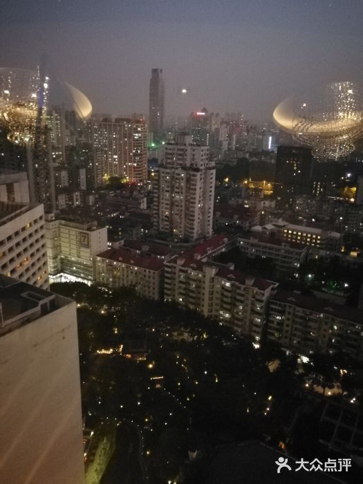 广州花园酒店-凌璇阁360度高空海鲜自助餐CAROUSEL图片