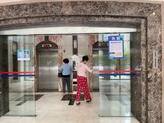 -明华大厦-停车场