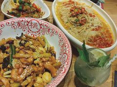 -胡桐里音乐酒馆(孝南店)