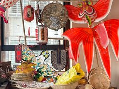 -包整·丝娃娃(一览甲秀楼风景店)