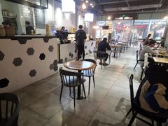 大堂-HELLO 27 意面·沙拉·帕尼尼