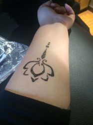 -鳌首刺青纹身 穿孔饰品店