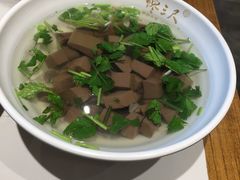馋口鸭血-馋三尺蟹粉小笼(人民广场店)