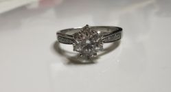 -威德钻石-克拉钻大本营(南京东路店)