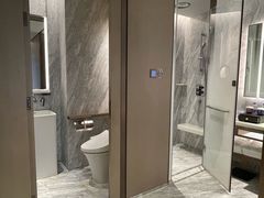 -深圳国际会展中心希尔顿酒店(前海华发冰雪世界店)