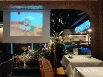从三个方面说一下用餐体验： 首先是环境，上楼之后就有