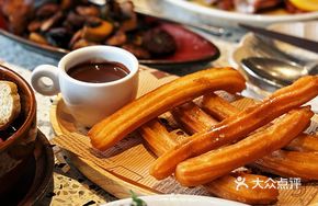 Spanish Churros with Yunnan Caramel Chocolate Sauce