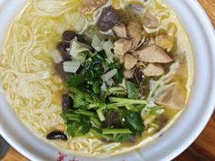 -文山荷鲜居(翠湖店)
