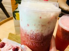 草莓奶盖-奈雪的茶(南山大冲一期店)