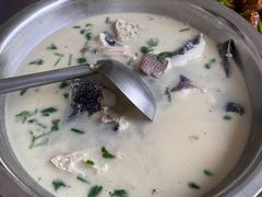 奶汤鱼头-雪湖煜辰鱼头老店(雪野湖店)