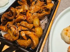 铁板蒜香煎口蘑-玉玲珑·里舍(万象城店)