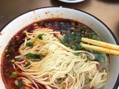 -牛一嘴·兰州牛肉面·大盘鸡(财富中心店)