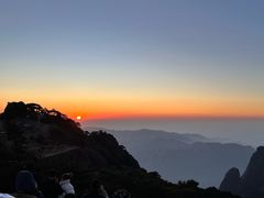 -黄山光明顶山庄