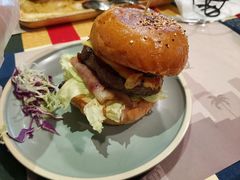 牛肉培根汉堡-遇见西木美式餐厅(体育路店)