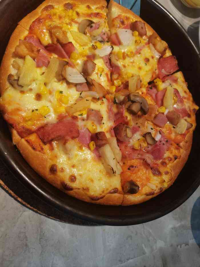 必胜客(桂林中山店)-"这次点了凯撒沙拉,做得特别敷衍,比较难吃.