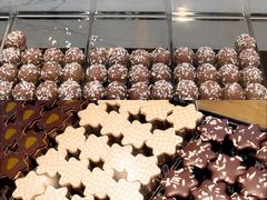 -Laderach 莱德拉(上海环贸iapm店)