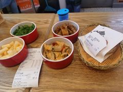 经典腊汁肉夹馍-陕味食族油泼面·小炒盖码面(双榆树店)