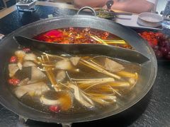 -鹿鸣山草本茶香火锅(园西路店)