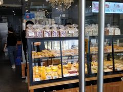 面包甜点陈列柜-优品颂烘焙咖啡(南山店)