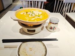 -渝是乎酸菜鱼·川渝小炒(新世界百货望京店)