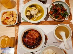 -老乡鸡(上海白玉兰广场店)
