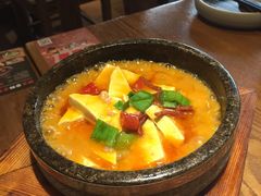 -云海肴·汽锅鸡·云南菜(天山百盛优客店)