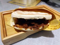 臊子肉夹馍-大嘻咹biangbiang面(历史博物馆店)