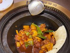 -锅飘飘·东北铁锅炖(雨花客厅店)