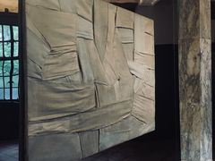 -Nathalie Djurberg与Hans Berg“牛皮纸包裹的月亮”-Prada荣宅当季展览