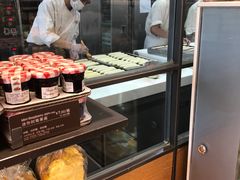 面包甜点陈列柜-面包新语(上地华联店)