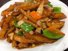 酱烧土豆条-金卯白肉罩火烧