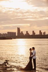 -雪中彩影婚纱摄影·微光艺术中心